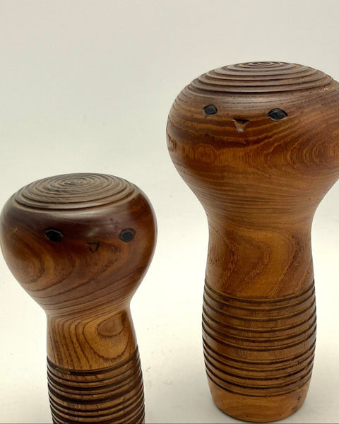 Rare Mid Century Vintage Kokeshi Dolls. Woodgrain Elegance.