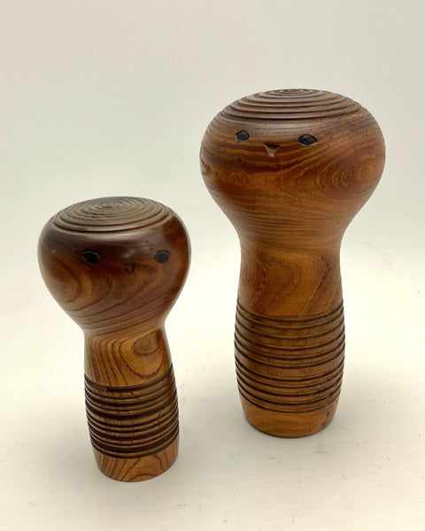 Rare Mid Century Vintage Kokeshi Dolls. Woodgrain Elegance.