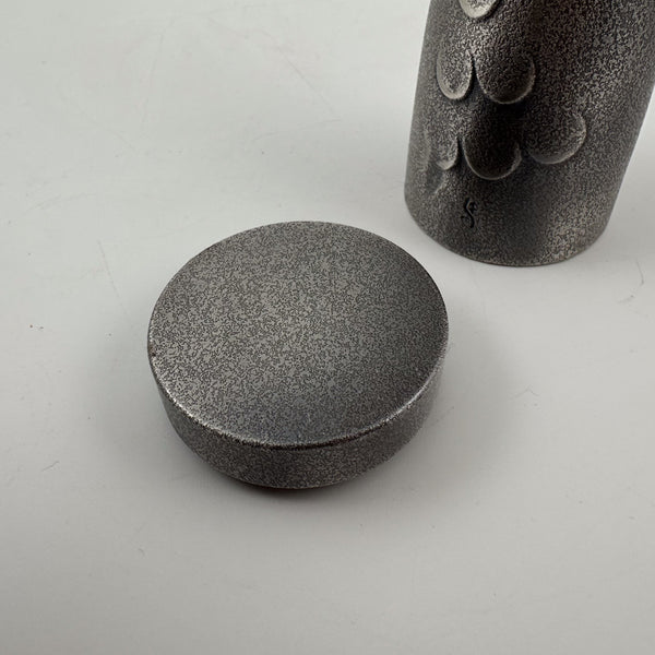 Modern Crane Bell with Beni Ink Holder – Japanese Sculptural Object by Tadahiro Baba